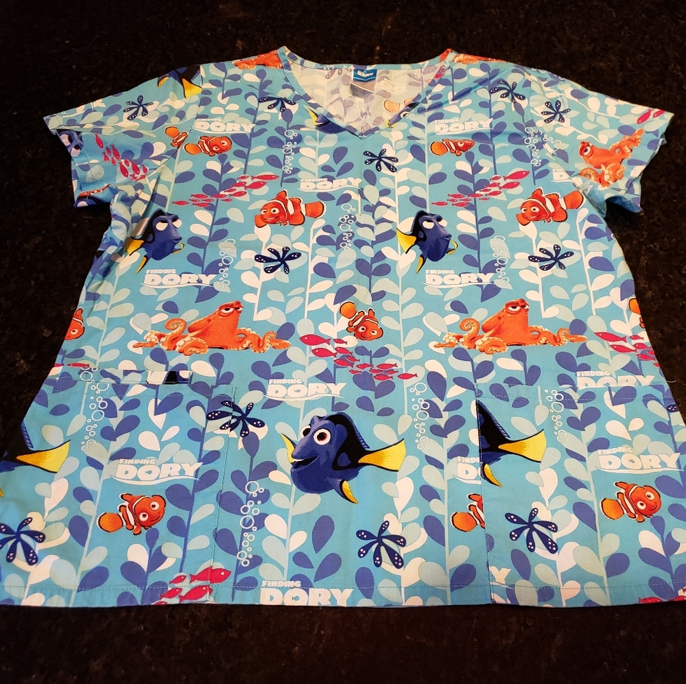 Dory Women's Scrub Top Size Medium Finding Dory